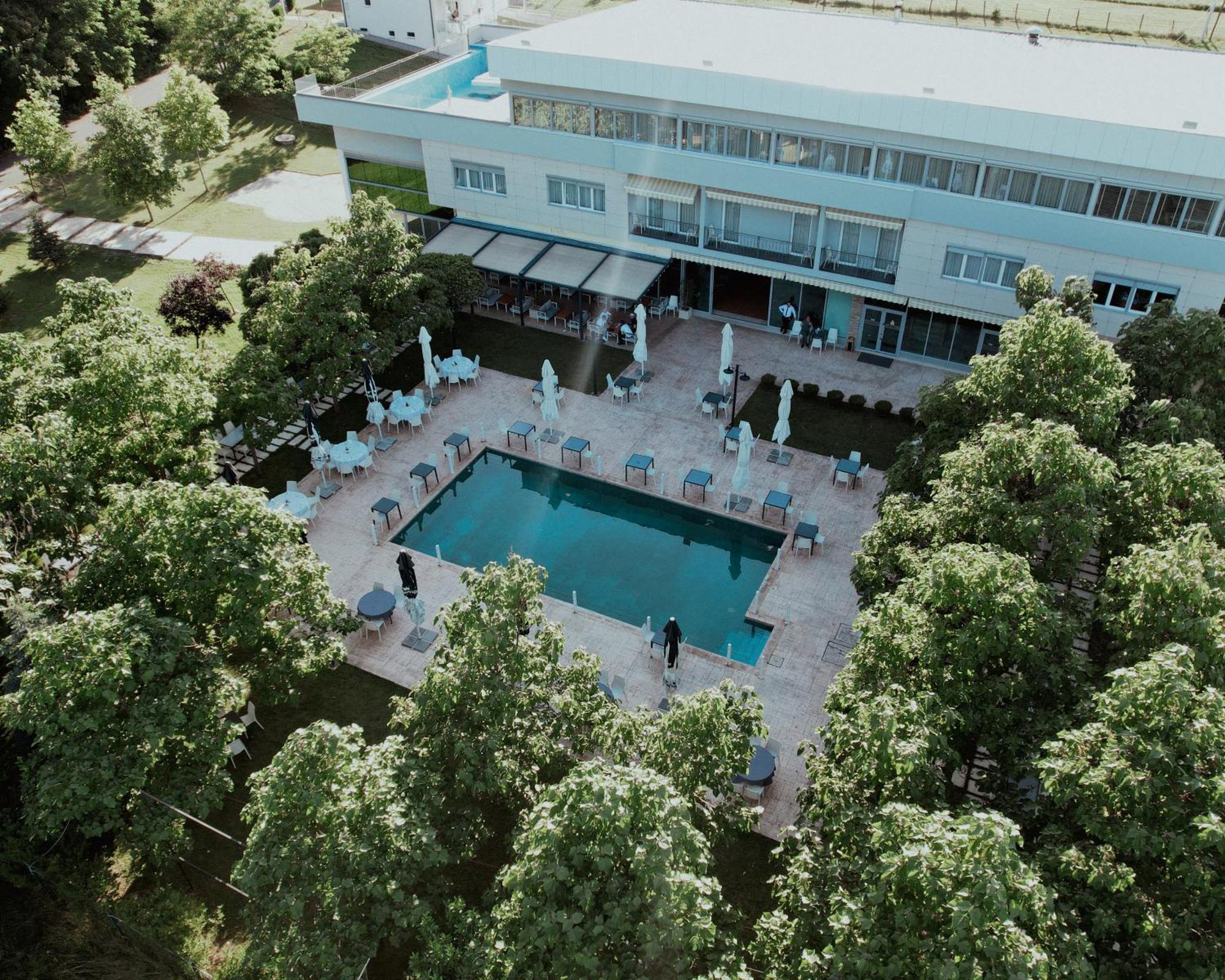 Hotel La Villa Gjakova Exterior photo